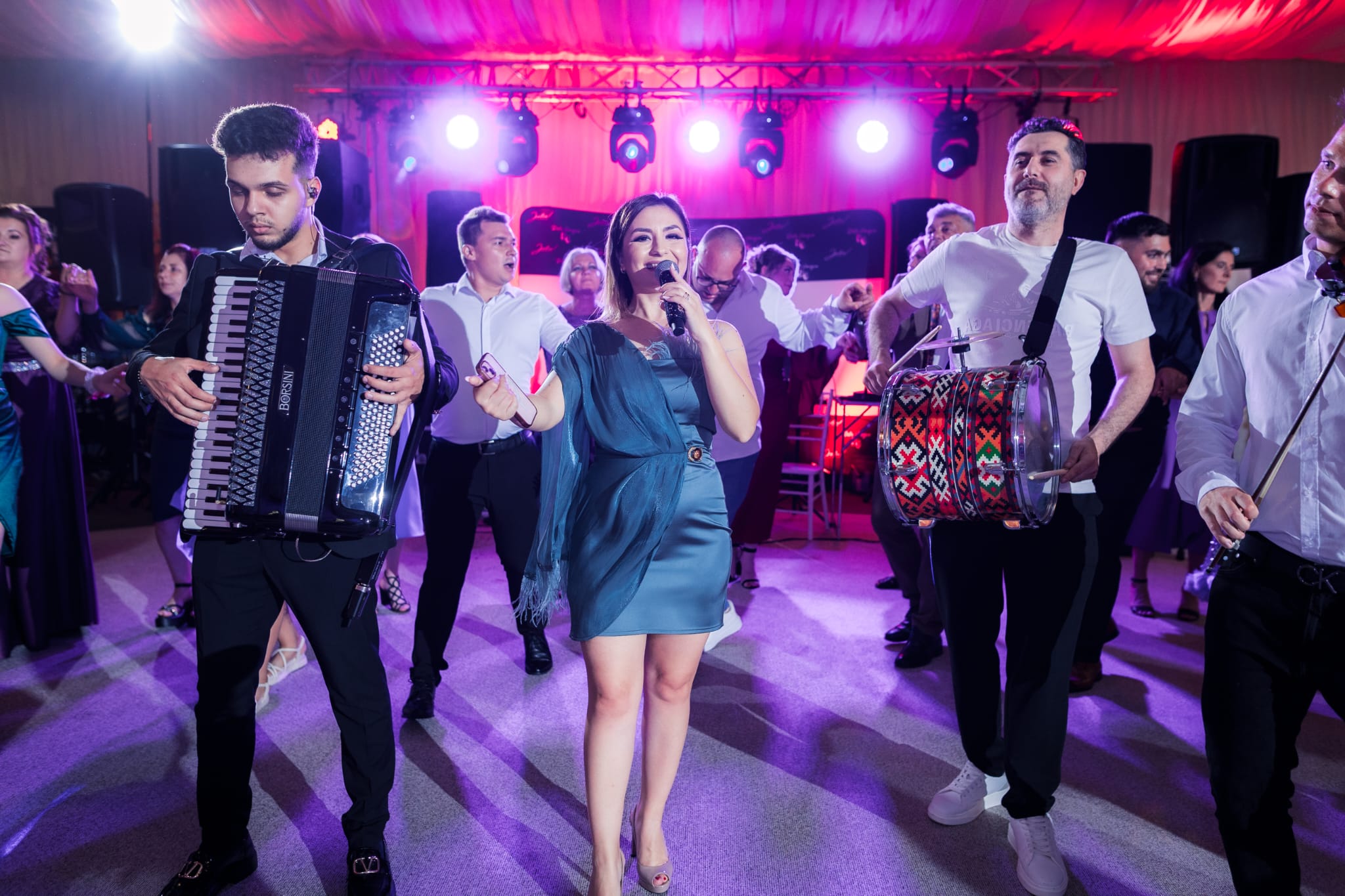 muzica live nunta atmosfera petrecere